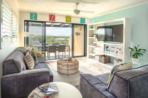 Coolum Beach 3 Level Townhouse Private Rooftop Terrace Spa Overlooking Mount Coolum - New Castle Holiday 0