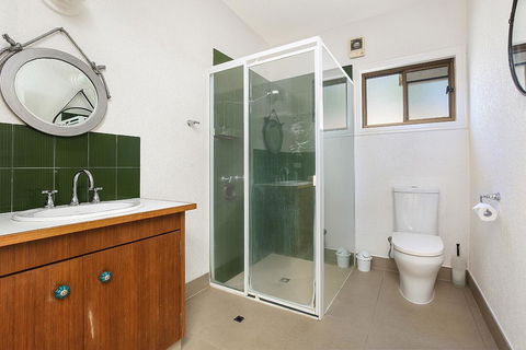 Coolum Retreat, Pet Friendly, Sunshine Coast Holiday House - New Castle Holiday 2