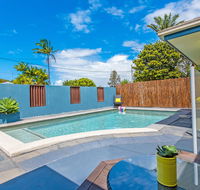 Coolum Waves Pet Friendly Holiday House - New Castle Holiday