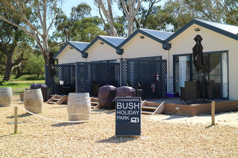 Coonawarra Cabins Unit C - New Castle Holiday 1