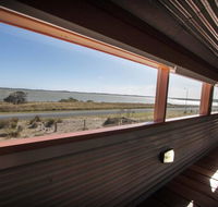 Coorong Aurora - breathtaking waterfront escape - New Castle Holiday