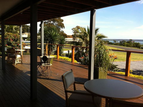 Corinella On The Esplanade Bed & Breakfast - New Castle Holiday 1