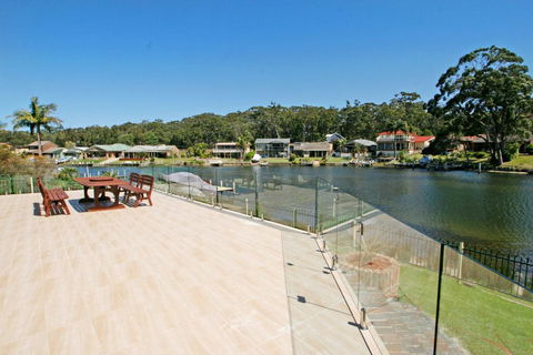 Cormorant Waterfront Home - New Castle Holiday 0