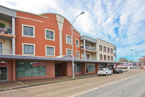 Cosmopolitan Apartments - New Castle Holiday 0