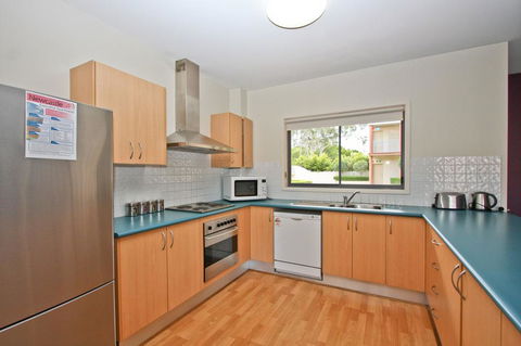 Cosmopolitan Apartments - New Castle Holiday 3