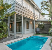 Cosy but Cool Sunshine Beach - New Castle Holiday