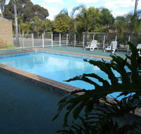 Cottonwood Motor Inn - New Castle Holiday
