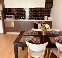 Cozy  Brand New Apt in the Heart of Western - New Castle Holiday