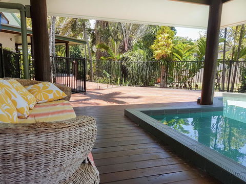 Crazy About Cairns Resort Living - 6 Bedrooms - New Castle Holiday 2