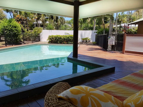 Crazy About Cairns Resort Living - 6 Bedrooms - New Castle Holiday 0