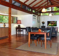 Crystal Creek Rainforest Retreat - New Castle Holiday