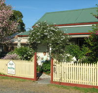 Cuddledoon Cottages Rutherglen - New Castle Holiday