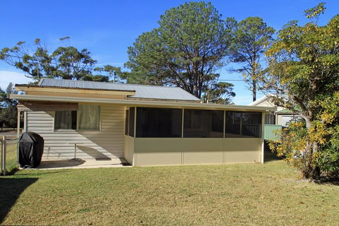 Cudmirrah Reef Cottage - New Castle Holiday 2