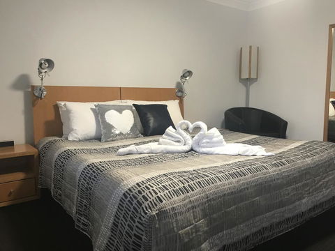 Culburra Beach Motel - New Castle Holiday 2