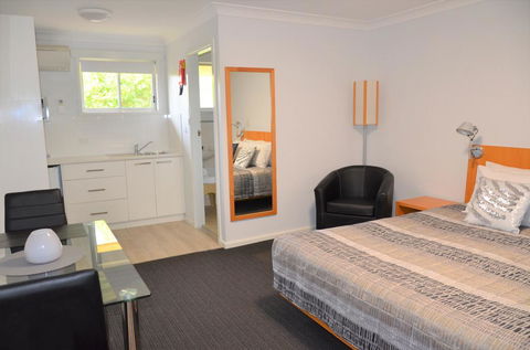 Culburra Beach Motel - New Castle Holiday 1