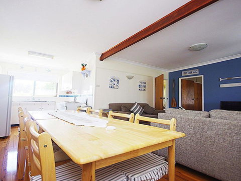Culburra Sea Stay - Beach And Shop An Easy Walk - New Castle Holiday 3