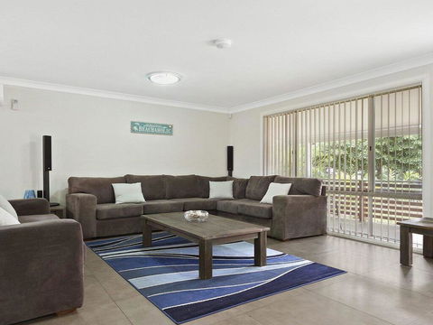 Currambene Cottage - All About Location - New Castle Holiday 3