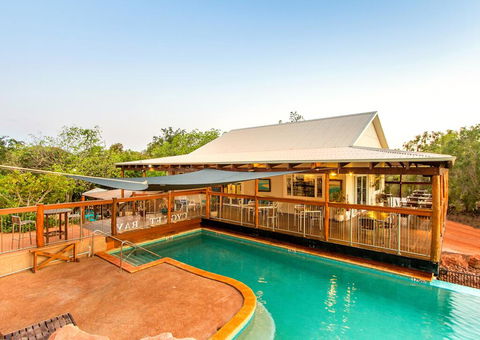 Cygnet Bay Pearl Farm - New Castle Holiday 0