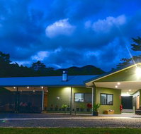 Daintree Peaks ECO Stays - New Castle Holiday