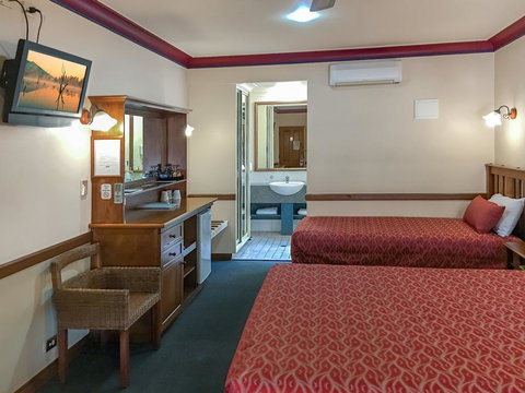 Dalby Homestead Motel - New Castle Holiday 2