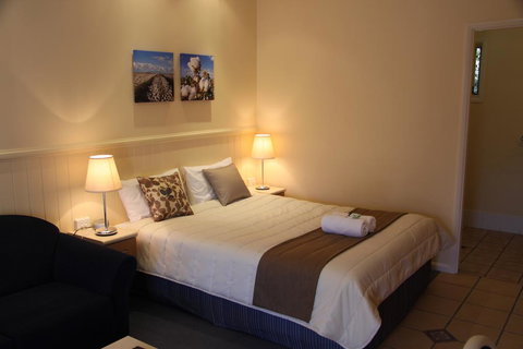 Dalby Mid Town Motor Inn - New Castle Holiday 3