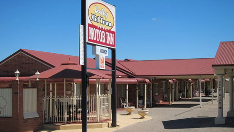 Dalby Mid Town Motor Inn - New Castle Holiday 0