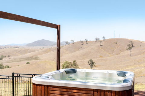 Dam It Getaway Tiny House - New Castle Holiday 3