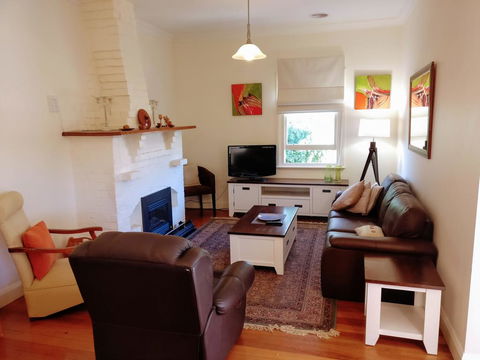 Darling House Castlemaine - New Castle Holiday 3