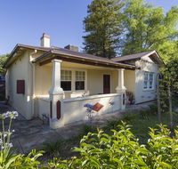 Darling House Castlemaine - New Castle Holiday