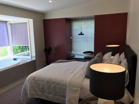 Daylesford Spa Villa One - New Castle Holiday 1