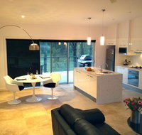 Deja Vu Estate - New Castle Holiday