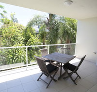 Delightful family apartment in modern complex - New Castle Holiday