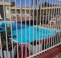 Desert Sand Motor Inn - New Castle Holiday