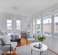 Designer styled studio in the heart of trendy Glebe - New Castle Holiday
