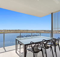 Direct Hotels - North Shore Kawana - New Castle Holiday