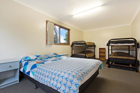 Dollini Street (Unit 2) - New Castle Holiday 2