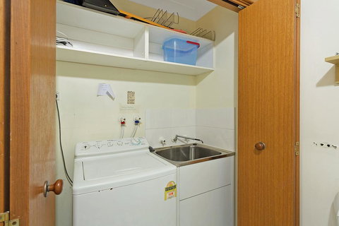 Dollini Street (Unit 2) - New Castle Holiday 3