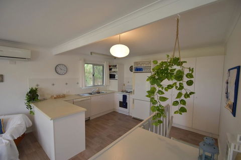 Dolphin Dreaming - 16 Dolphin Avenue - New Castle Holiday 2