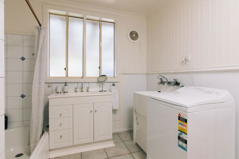 DOVESTONES BY THE SEA - INVERLOCH - New Castle Holiday 2