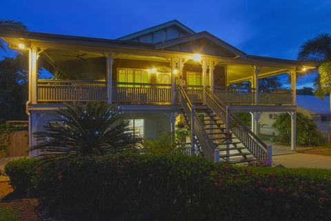 Driftwood Bed And Breakfast - New Castle Holiday 0