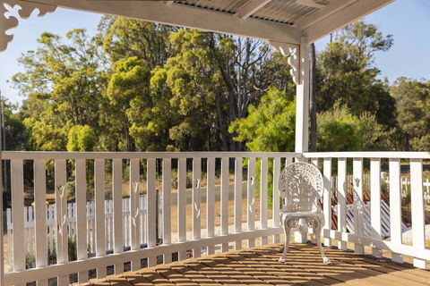 Dwellingup Retreat - New Castle Holiday 1