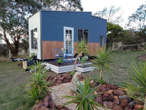 Dyl & Lil's Tiny House On Wheels - New Castle Holiday 0
