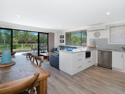 East Light - New Castle Holiday 1