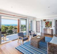 Easy Living at 14 Daphne Street - New Castle Holiday