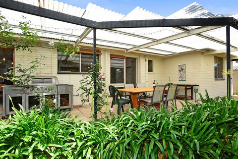 Eden On Eden - New Castle Holiday 1