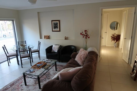 Eden's Retreat Of Nulkaba - New Castle Holiday 1