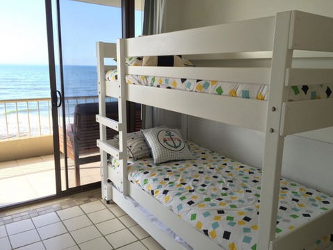 Edgecliffe Unit 7, 4 Bulcock Beach Esplanade Kings Beach - New Castle Holiday 2