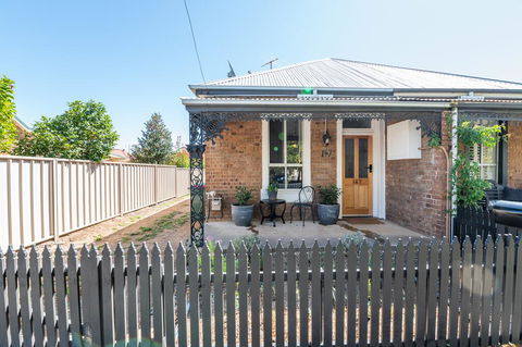 Edward Cottage Heritage, Central, Comfortable. - New Castle Holiday 3