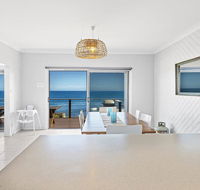 Elanora - Ocean St No.8 - New Castle Holiday