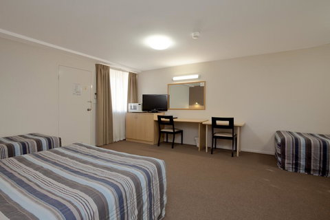 Elizabeth Motor Inn - New Castle Holiday 1